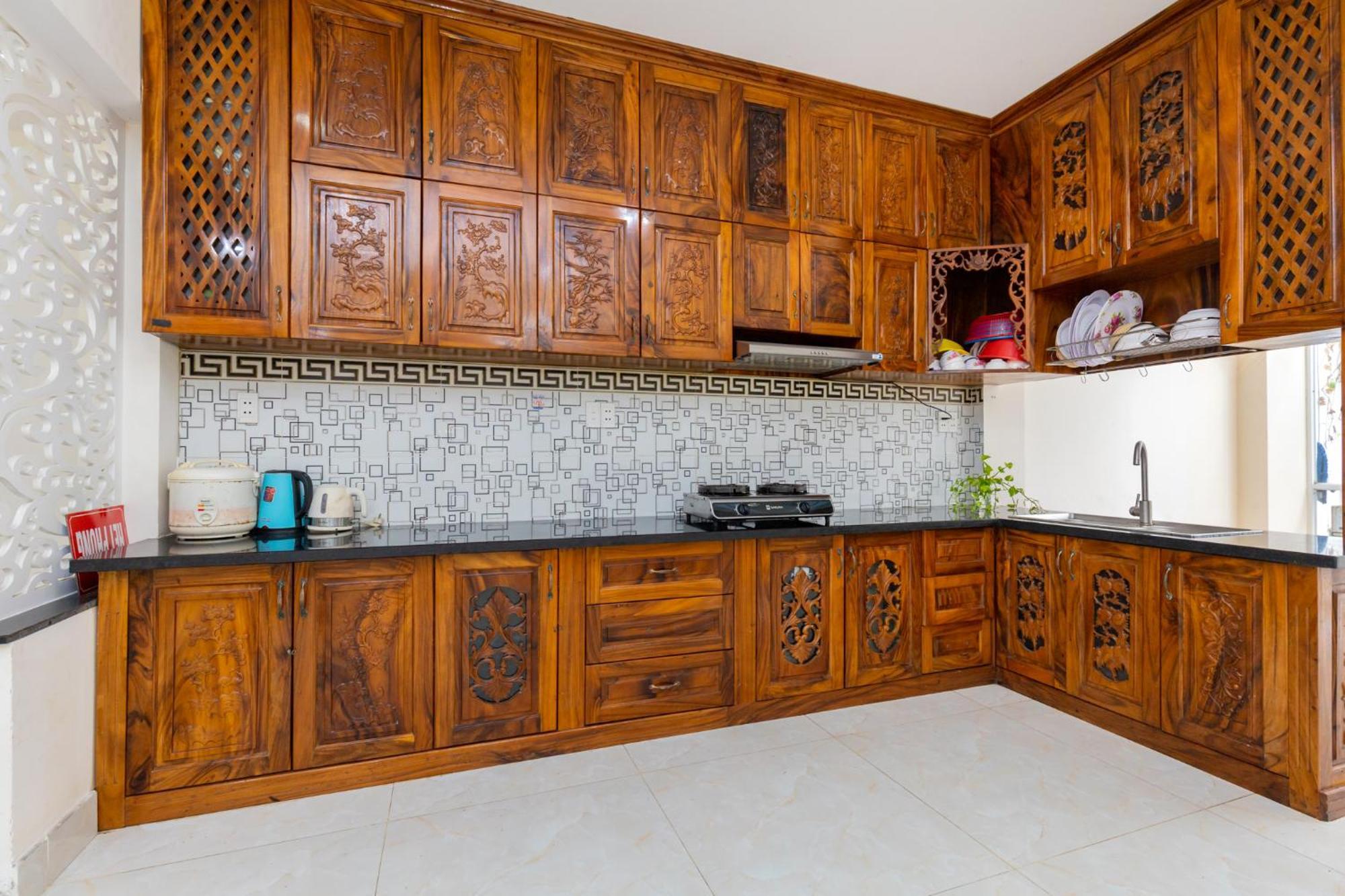 Bai Sau - 5 Phong Ngu - 30 Vo Thi Sau - Free Karaoke Villa