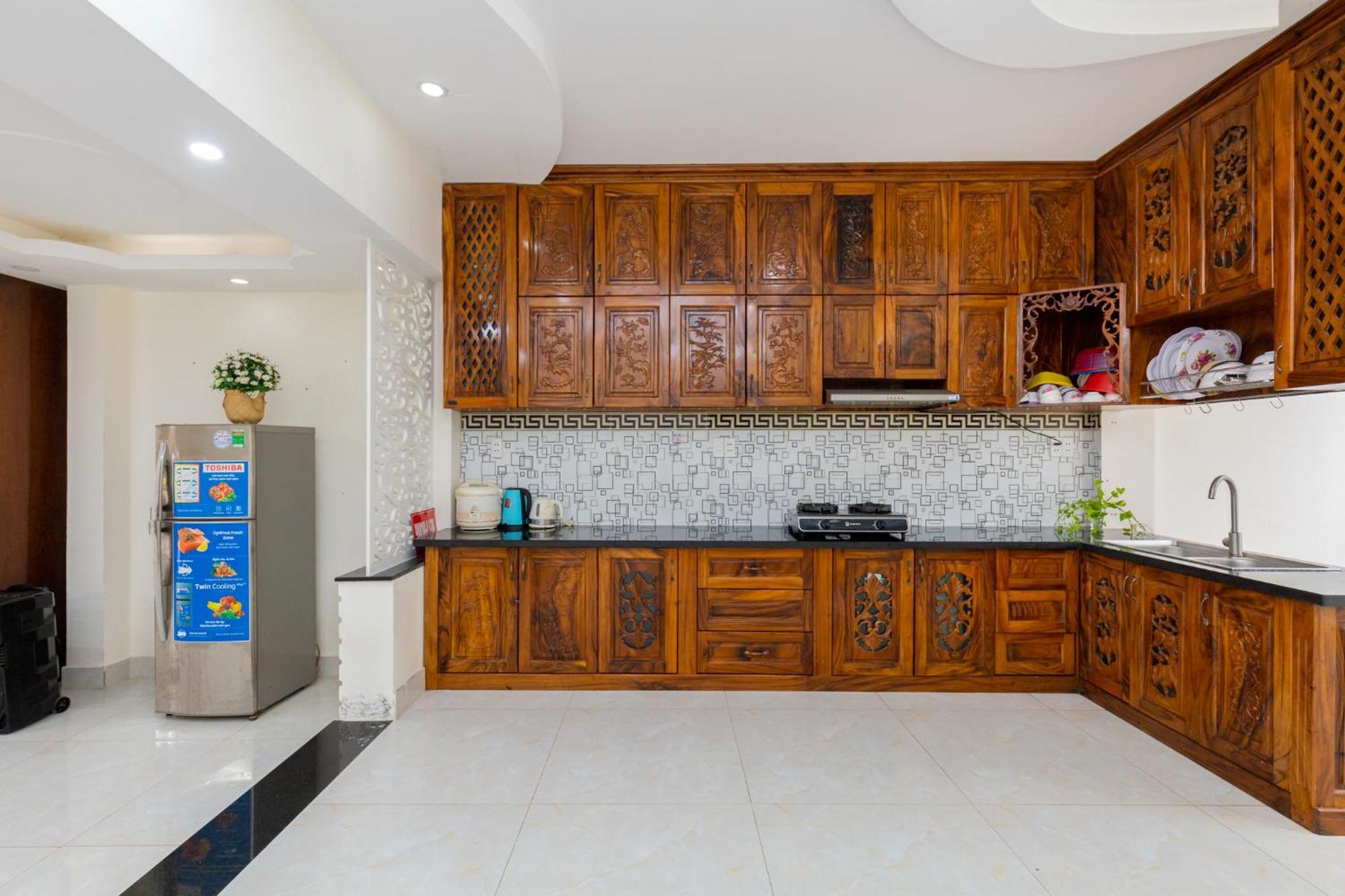 Bai Sau - 5 Phong Ngu - 30 Vo Thi Sau - Free Karaoke Villa