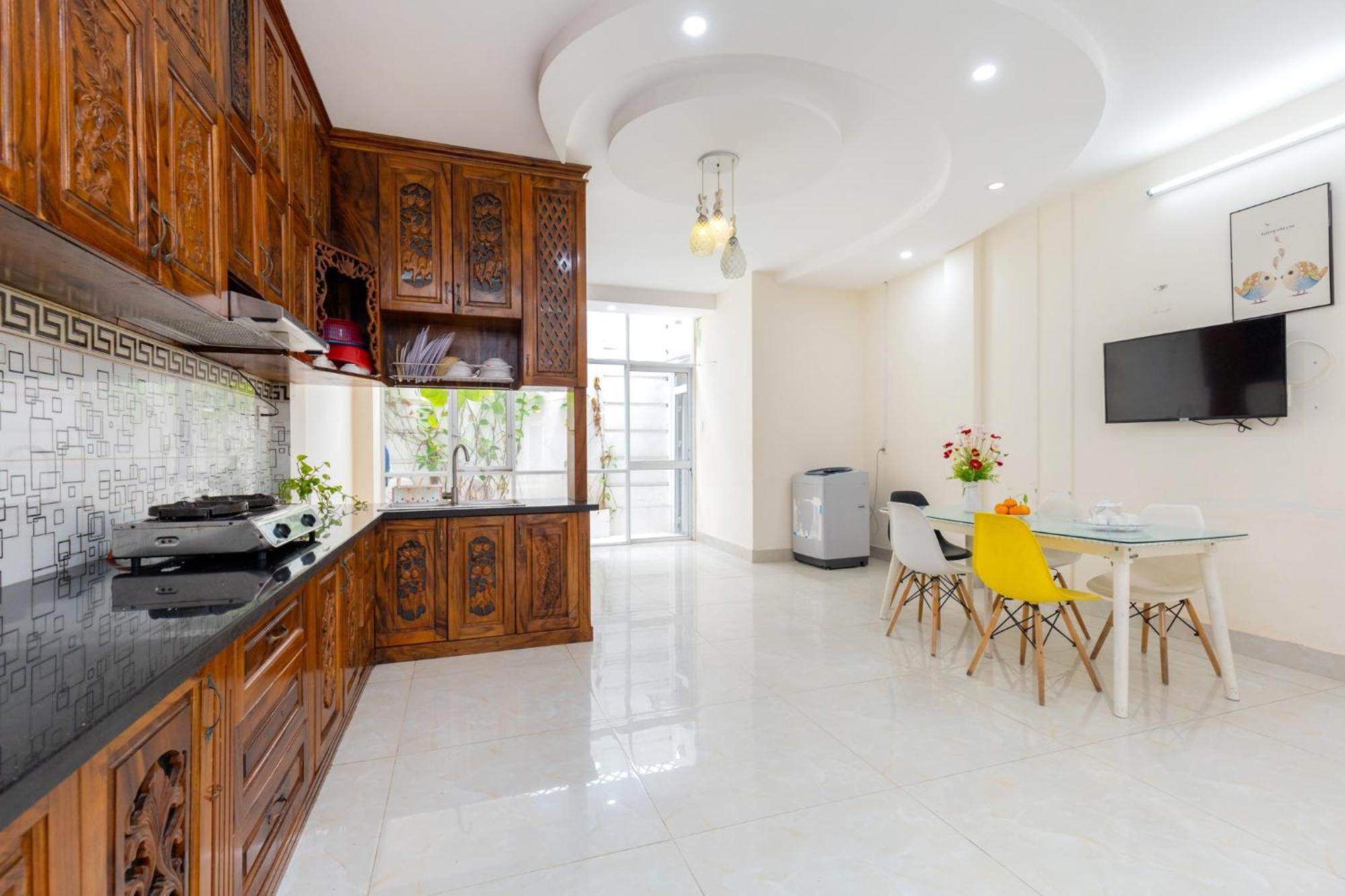 Bai Sau - 5 Phong Ngu - 30 Vo Thi Sau - Free Karaoke Villa Vung Tau